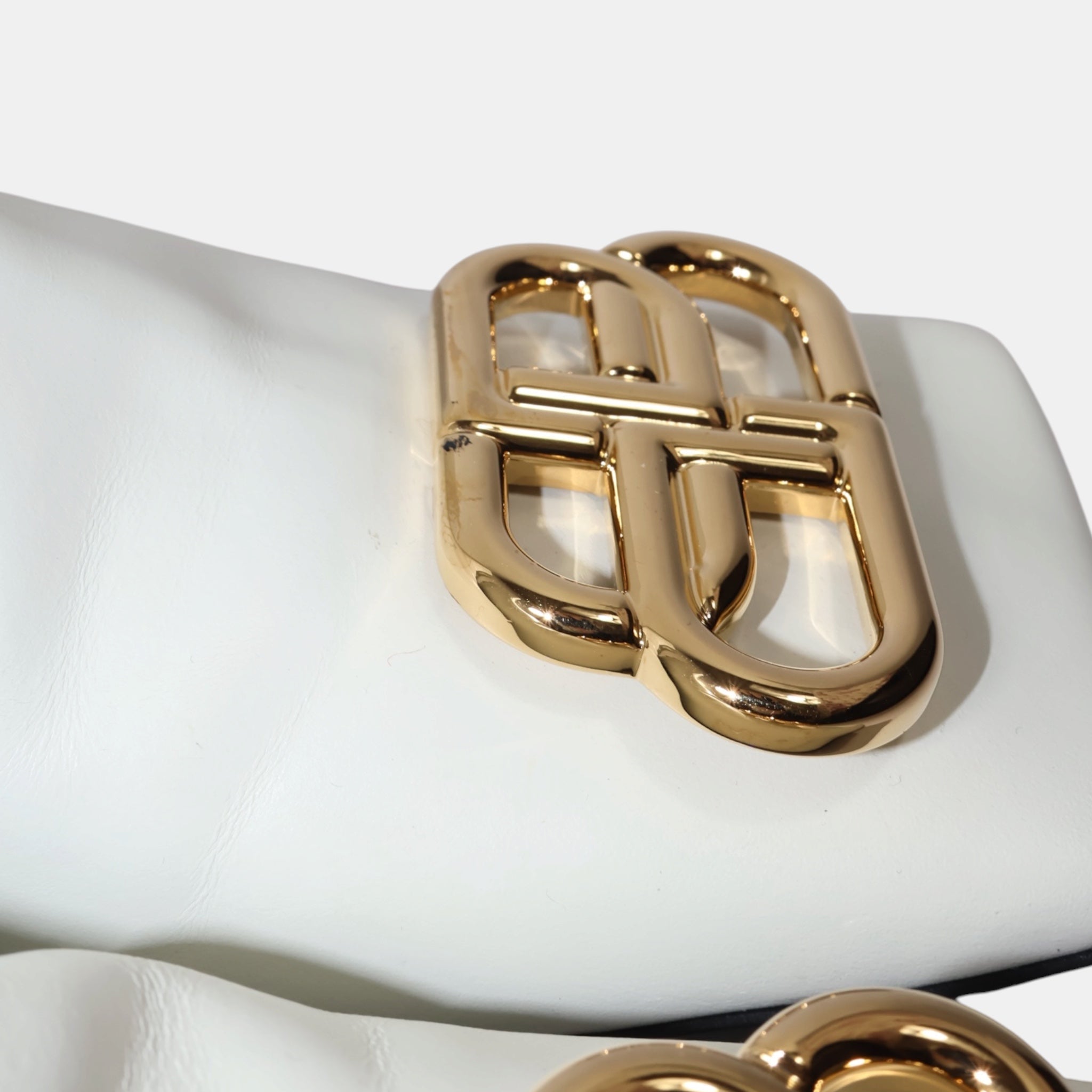 [Campaign] Balenciaga White Leather Gold BB Buckle Ankle Boots (EU37) - Brand New - Balenciaga - from the ss17 to aw21 archives